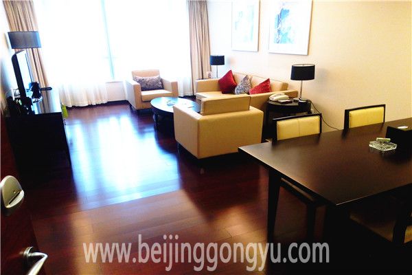 想租财富中心千禧公寓，這個具體位置在哪，附近交通方便嗎？